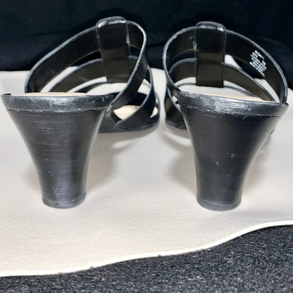 Naturalizer Black Leather Strappy Slide Heels Size 7M - Picture 9 of 10